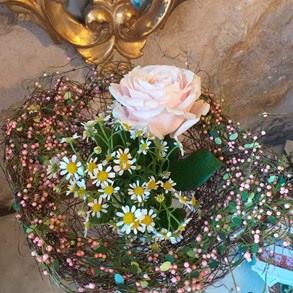 Nido 1 Rosa Blanca Tallo Largo con extructura 35€